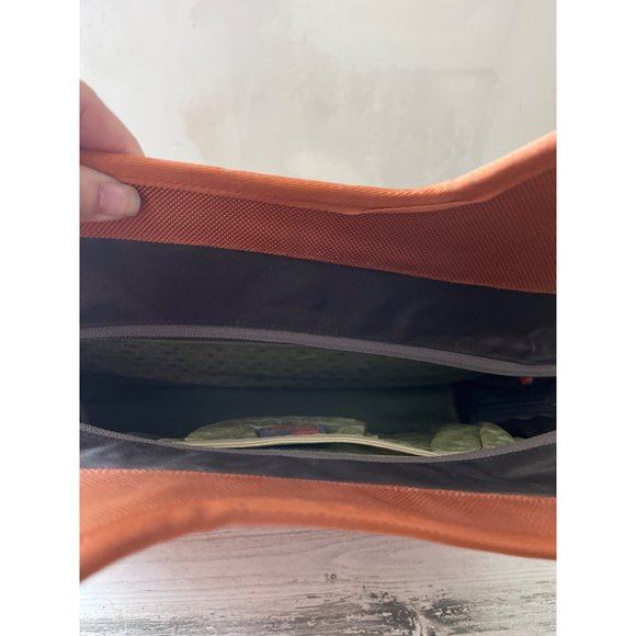 Merrell orange one handle zippered bag - Picture 3 of 10